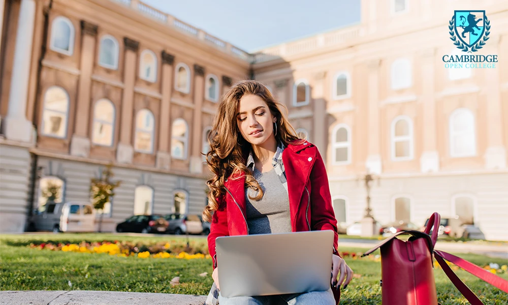 Finding the Best Accredited HLTA Course Online in the UK