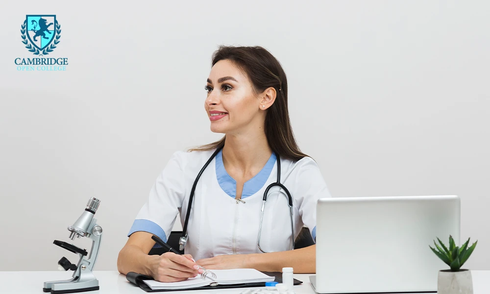 How Does Studying a Nursing Course Online Work in Practice?