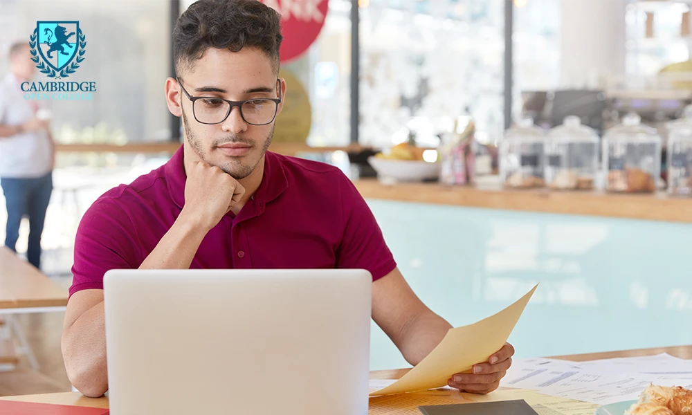 How Does Studying an Entrepreneurship Course Online Work?