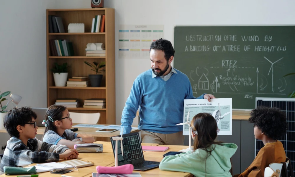 Supporting Teaching and Learning in Schools UK: Your Complete Guide to Qualifications and Career Opportunities